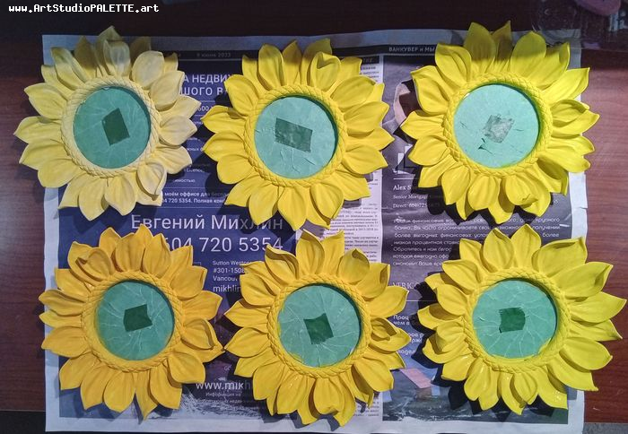 Art Studio PALETTE. Oana C. Picture. Plastic Acrylic Plants Sunflowers 